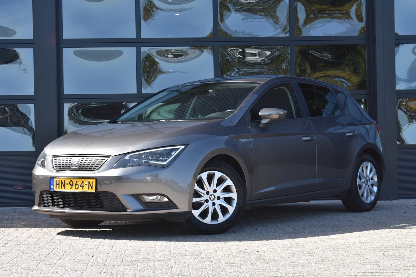 SEAT Leon - 1.0 EcoTSI Style Connect '15 LED Clima Cruise Inruil mogelijk - AutoWereld.nl