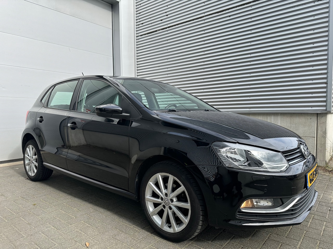 Volkswagen Polo - 1.2 TSI Comfortline |Cruise|Stoelvw|2xPdc|16''|Nwe Service & Apk - AutoWereld.nl