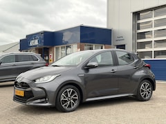 Toyota Yaris - 1.5 Hyb. Style | trekhaak | NAV | Stoelverwarming