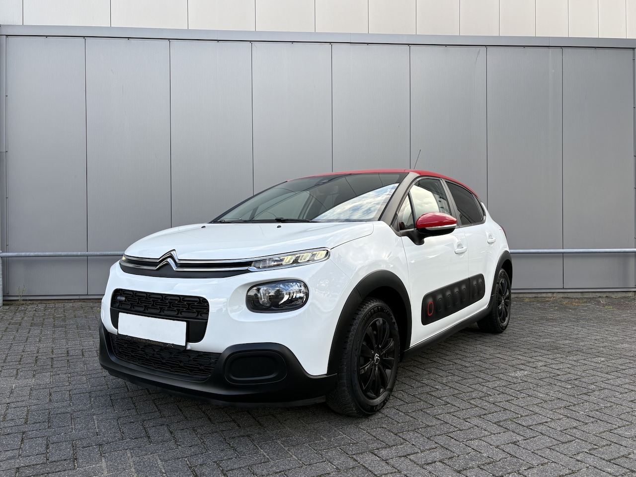 Citroën C3 - 1.2 PureTech Shine Cruisectr,Airco,Multifunctioneel stuurwiel - AutoWereld.nl