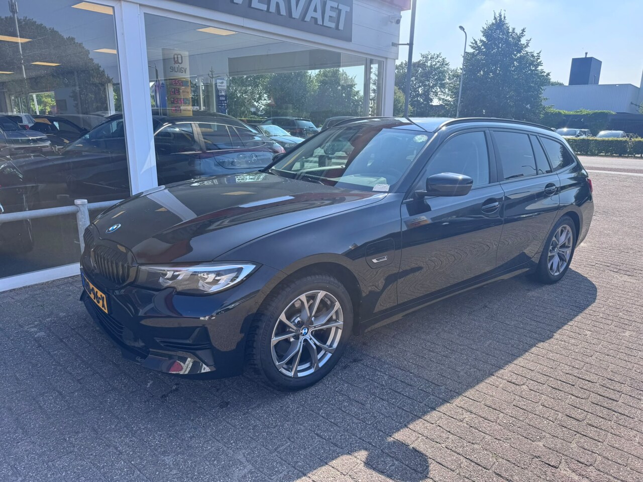 BMW 3-serie Touring - 320e High Executive 320e High Executive - AutoWereld.nl