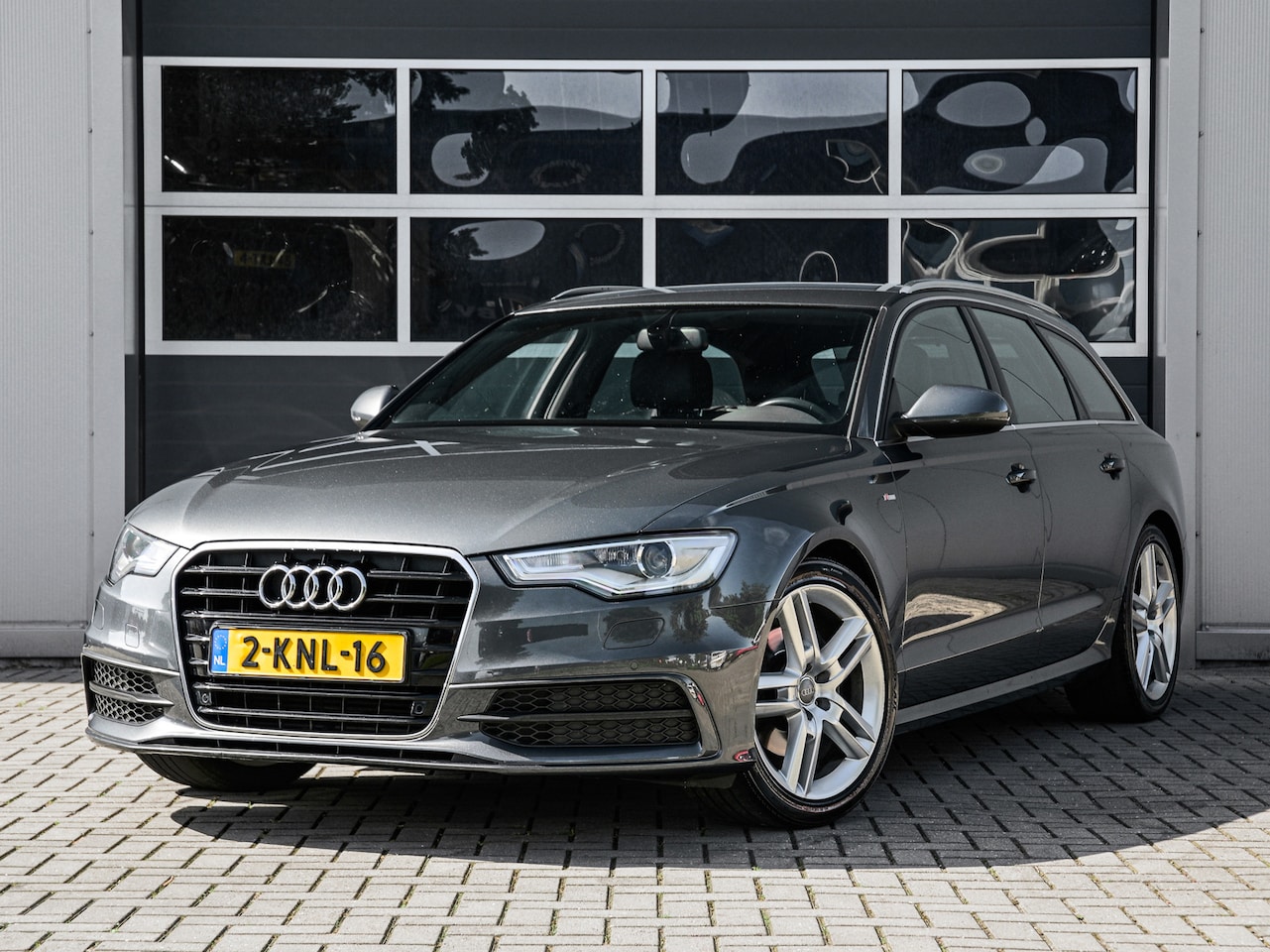 Audi A6 Avant - 2.0 TDI S Edition | Xenon | Sportstoelen | Navi | Climate control | Trekhaak | PDC v+a - AutoWereld.nl