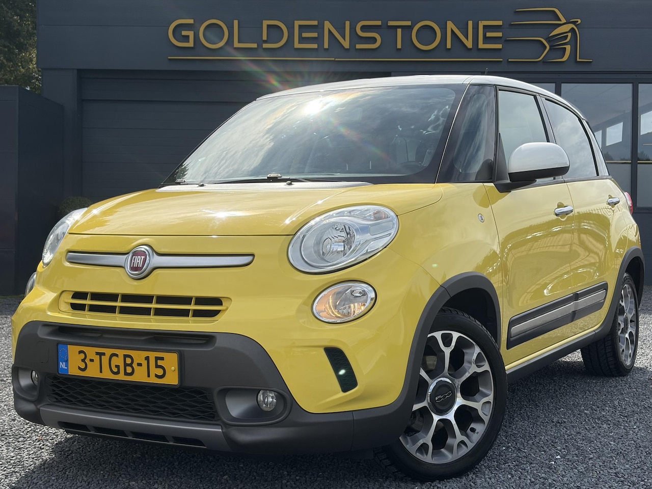 Fiat 500 L - 0.9 TwinAir Trekking ✓2e Eigenaar✓Navi✓Stoelverw✓105pk✓Halfleder✓Airco✓Cruise✓6 Bak✓17''Lm - AutoWereld.nl