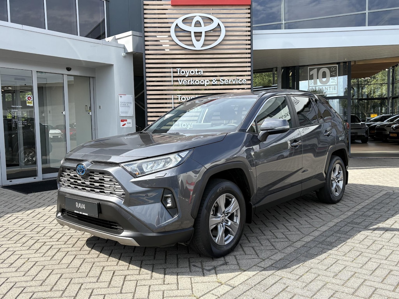 Toyota RAV4 - 2.5 Hybrid AWD Dynamic LM-VELGEN PARK-SENSOREN STOELVERW APPLE/ANDROID AD-CRUISE CAMERA DA - AutoWereld.nl