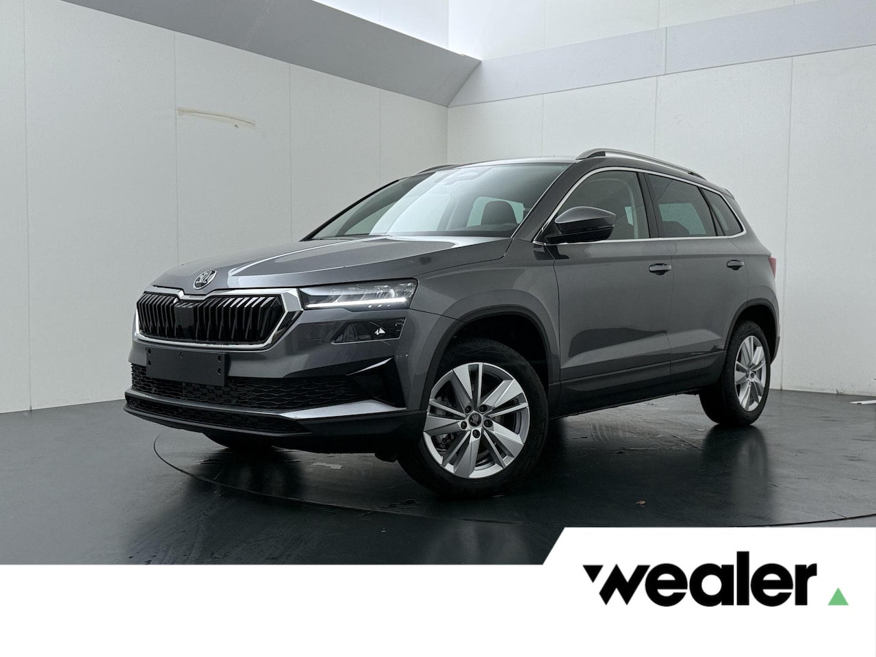 Skoda Karoq - Business Edition Ultimate 1.5 TSI 150 PK | Trekhaak | Spoiler | Chroom pakket | Navigatie - AutoWereld.nl