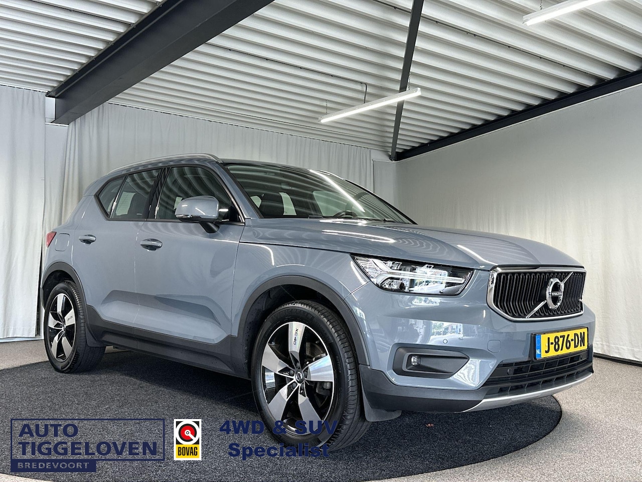 Volvo XC40 - 2.0 T4 Momentum Pro Automaat | Trekhaak | Achteruitrijcamera - AutoWereld.nl