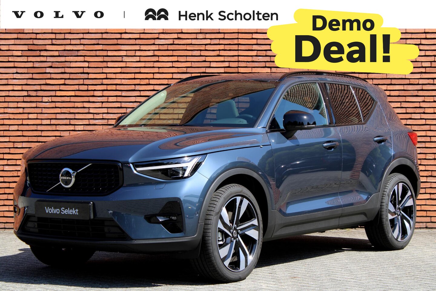 Volvo XC40 - B4 Plus Dark | DEMO DEAL | Panoramisch schuif-/ kanteldak | Harman Kardon | 360 graden cam - AutoWereld.nl