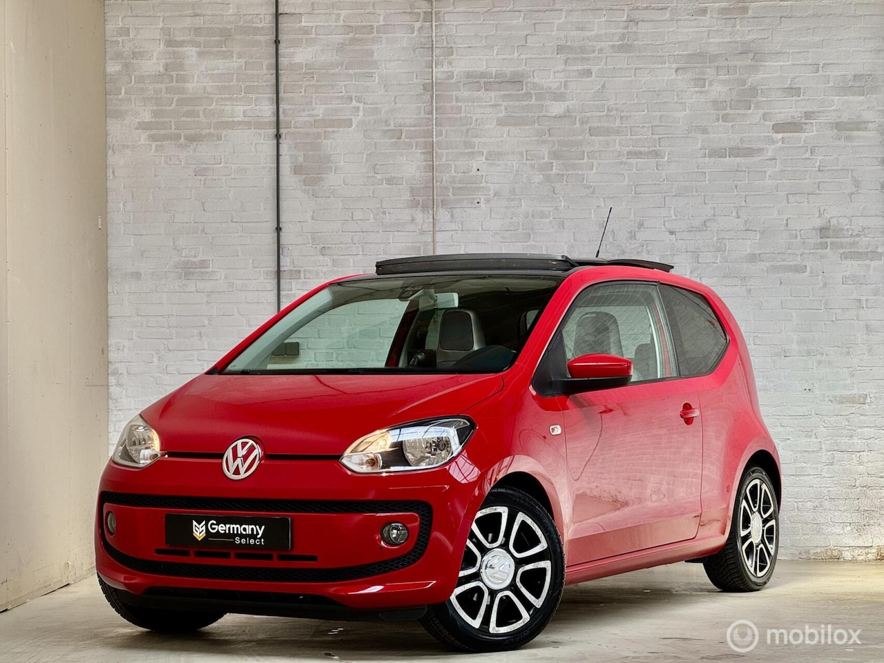 Volkswagen Up! - 1.0 high Pano / Airco / Pdc / Cruise / CV - AutoWereld.nl