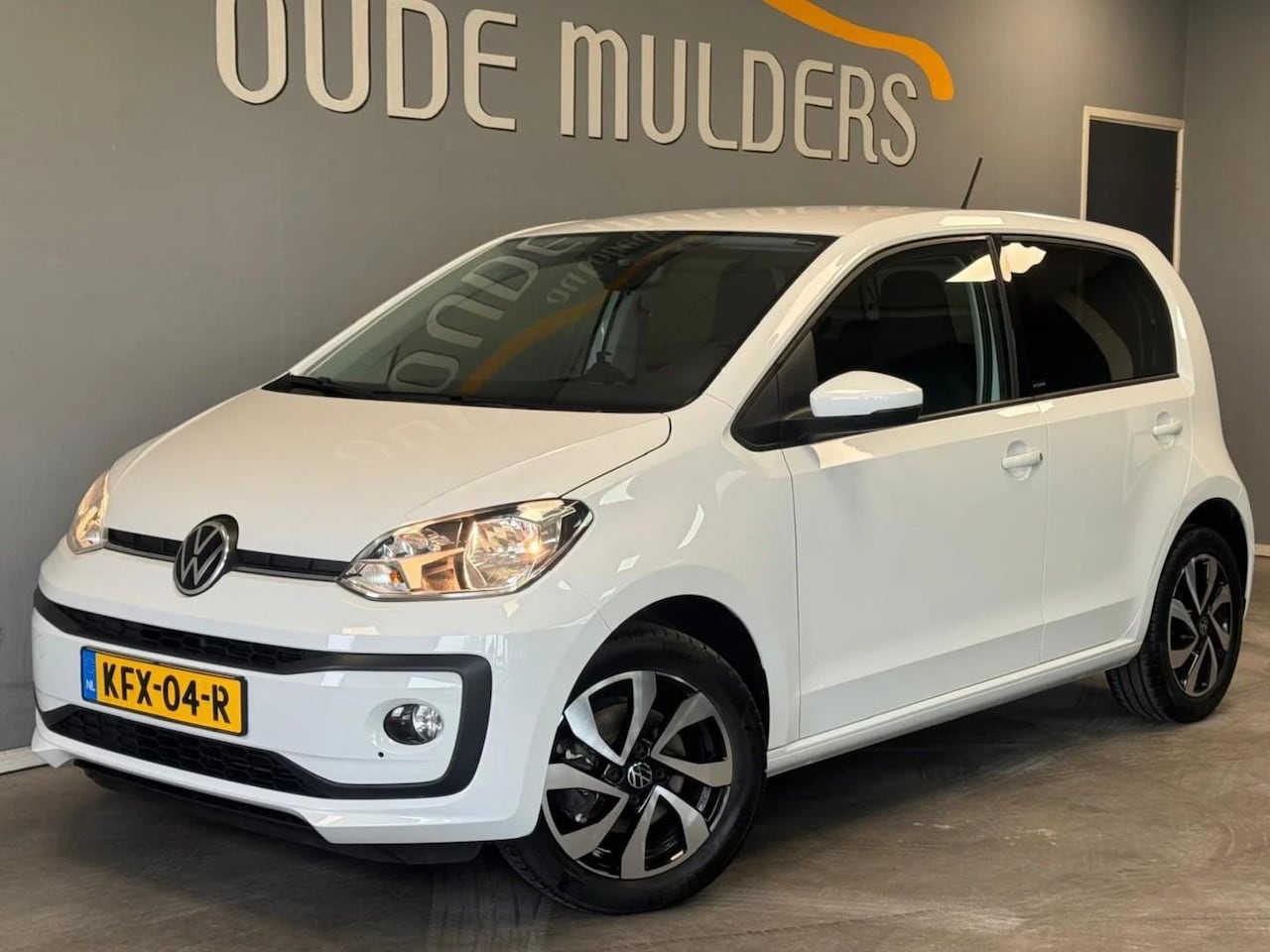 Volkswagen Up! - 1.0 | Camera | Stoelverwarming | Cruise | Sensoren | - AutoWereld.nl