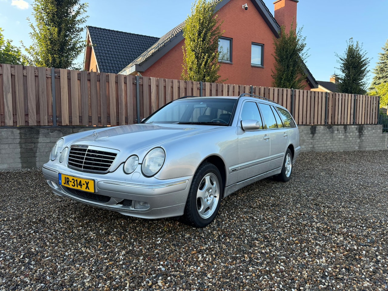 Mercedes-Benz E-klasse Combi - 320 Avantgarde 4-Matic 4-MATIC | Kombi | Blijvend Youngtimer - AutoWereld.nl