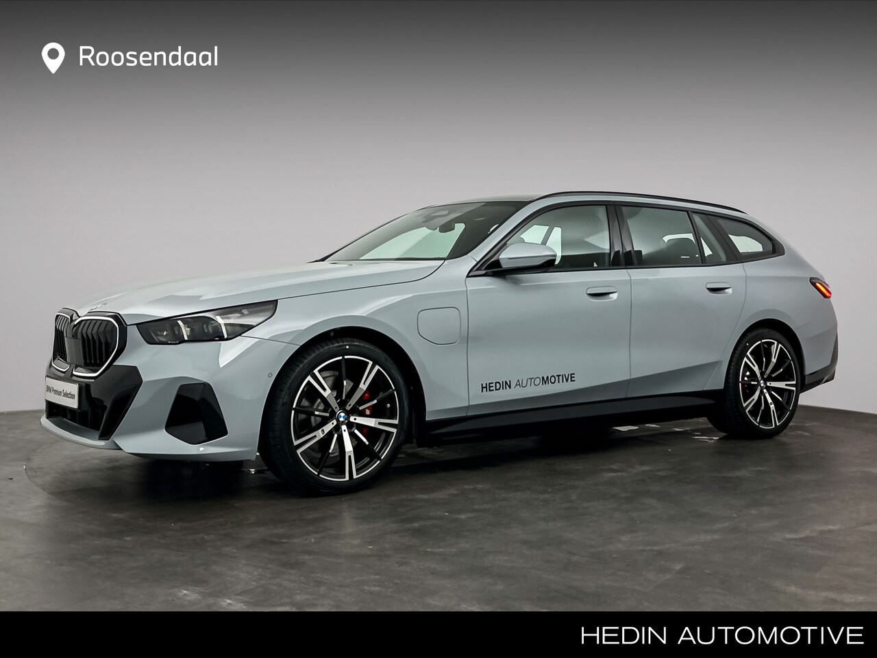 BMW 5-serie Touring - 530e M Sport Edition | Panoramadak | trekhaak | Harman Kardon | Iconic Glow | Stoelventila - AutoWereld.nl