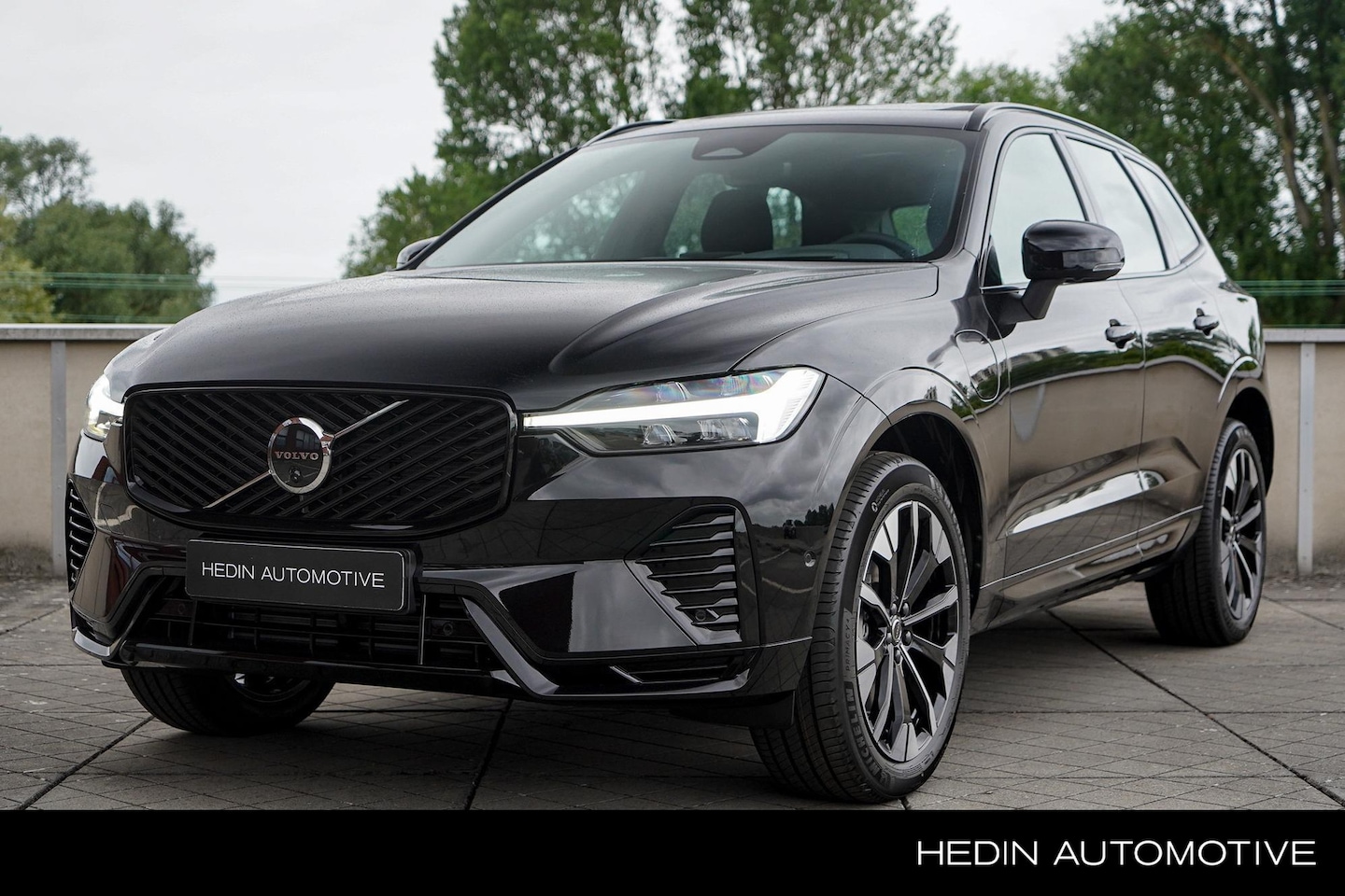 Volvo XC60 - 2.0 T6 Plug-in hybrid AWD Plus Dark Panoramadak | Head-Up Display | Harman/Kardon | Elek V - AutoWereld.nl