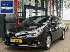 Toyota Auris Touring Sports - 1.2T Trend | Panoramadak | Navigatie | ECC | PDC + Camera | LM Velgen | Trekhaak |