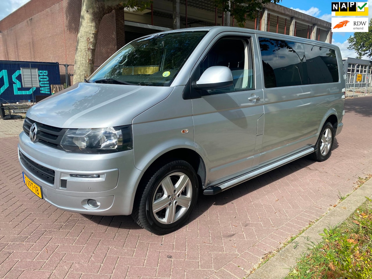 Volkswagen Transporter - 2.0 TDI L2H1 DC Comfortline / Automaat / Airco / Navigatie / Euro5 / 180PK / Cruise Contro - AutoWereld.nl