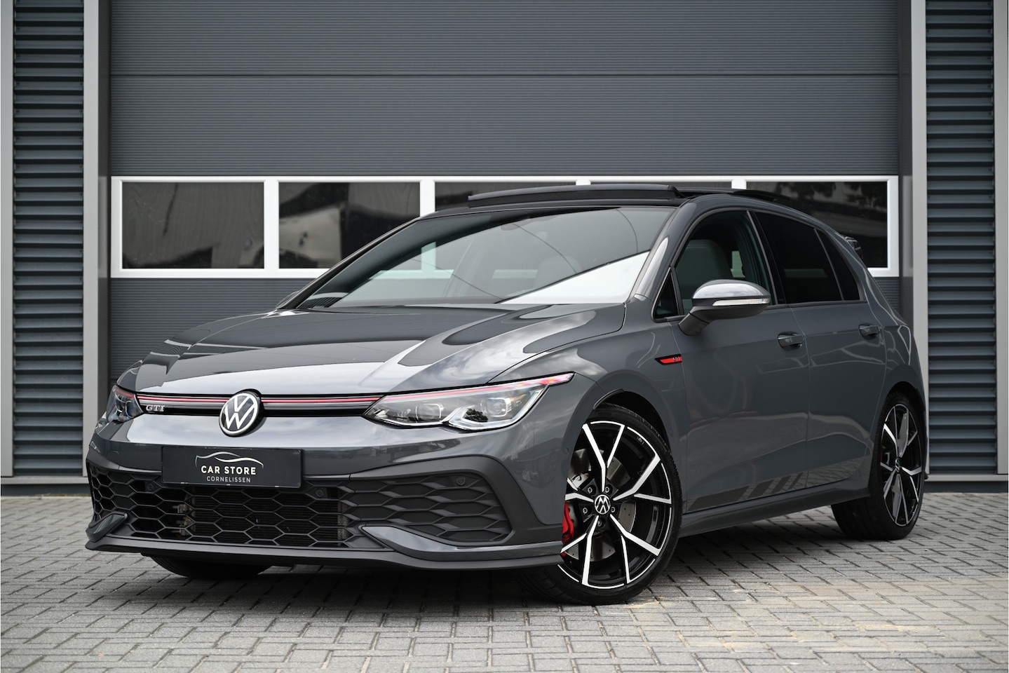 Volkswagen Golf - 2.0 TSI GTI CLUBSPORT 300 PK / PANO / LEDER / IQ LIGHTS / MEMORY / STOELKOELING / BLIND SP - AutoWereld.nl