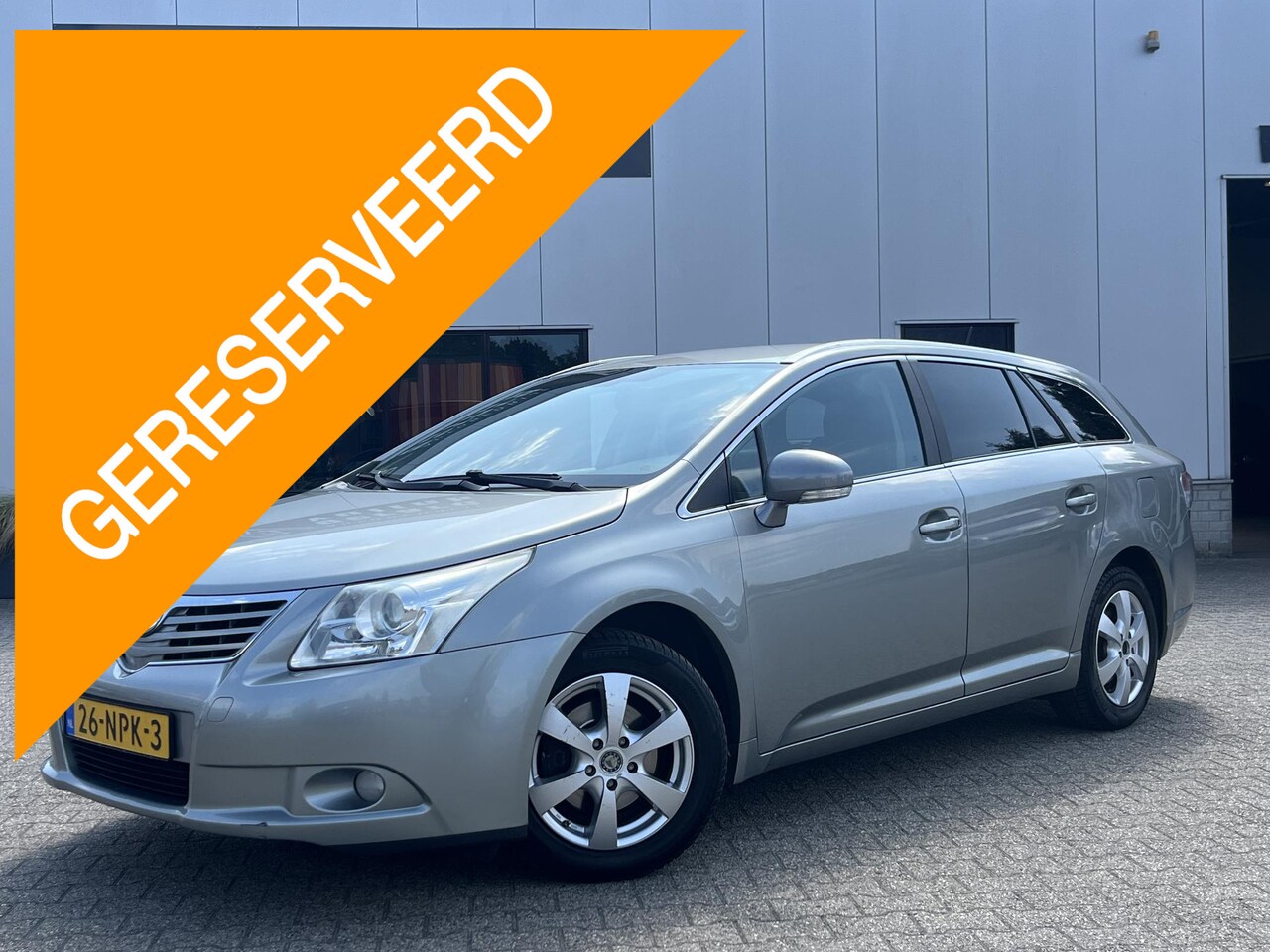 Toyota Avensis Wagon - 1.8 VVTi Business TREKHAAK - AutoWereld.nl