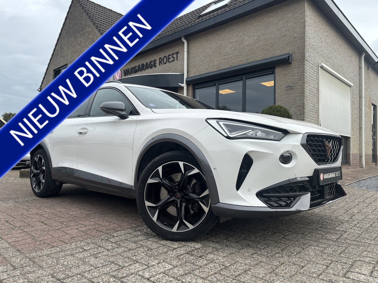 CUPRA Formentor - 1.4 e-Hybrid VZ Black Line PHEV Automaat Kuipstoelen / Full LED / Keyless - AutoWereld.nl