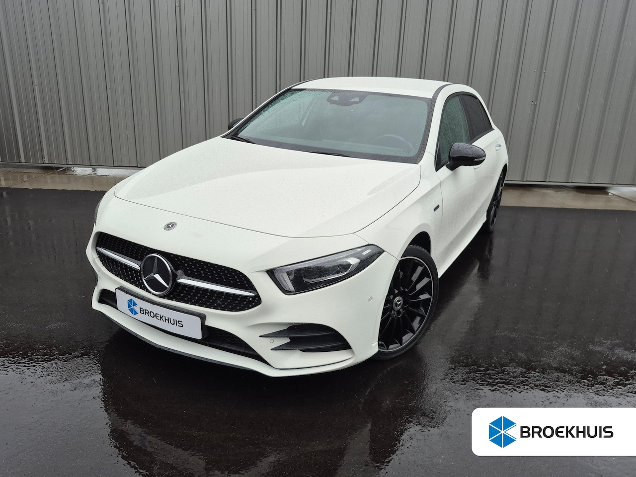 Mercedes-Benz A-klasse - 250 e 218PK AUTO | Achteruitrijcamera | Climate control | Apple car/android auto | Parkeer - AutoWereld.nl