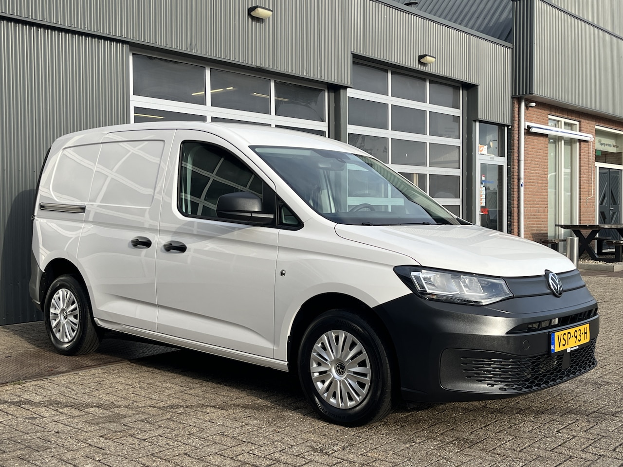 Volkswagen Caddy Cargo - 2.0 TDI Airco Trekhaak 1400kg trekgewicht Telefoonverbinding Apple carplay Euro 6 - AutoWereld.nl