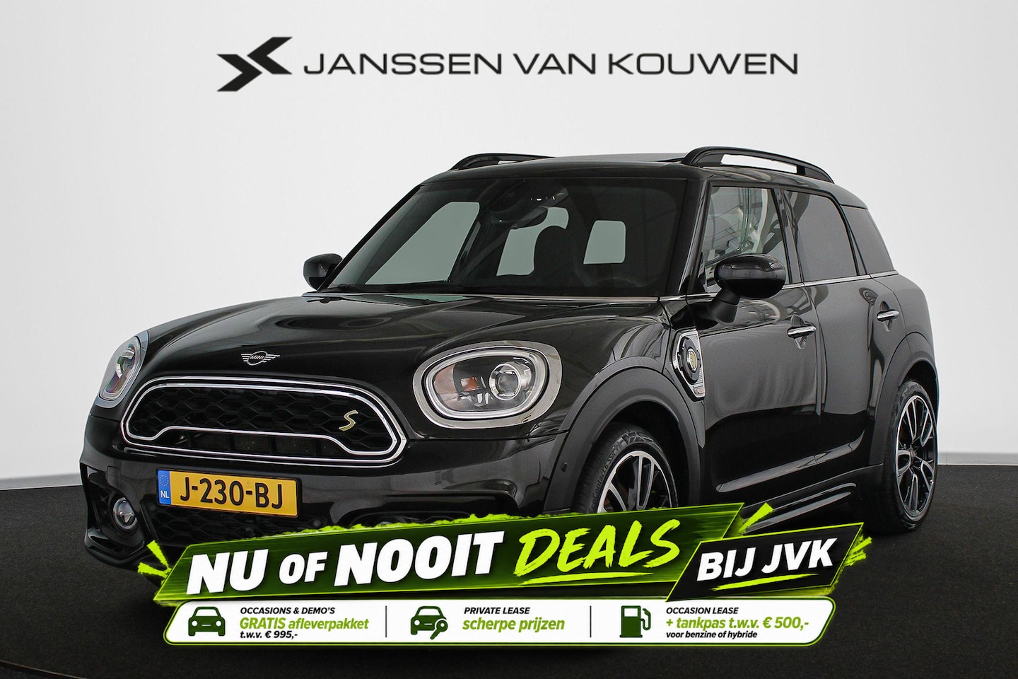 MINI Countryman - 1.5 Cooper S E ALL4 JCW Pano Stoelverwarming Camera Keyless - AutoWereld.nl