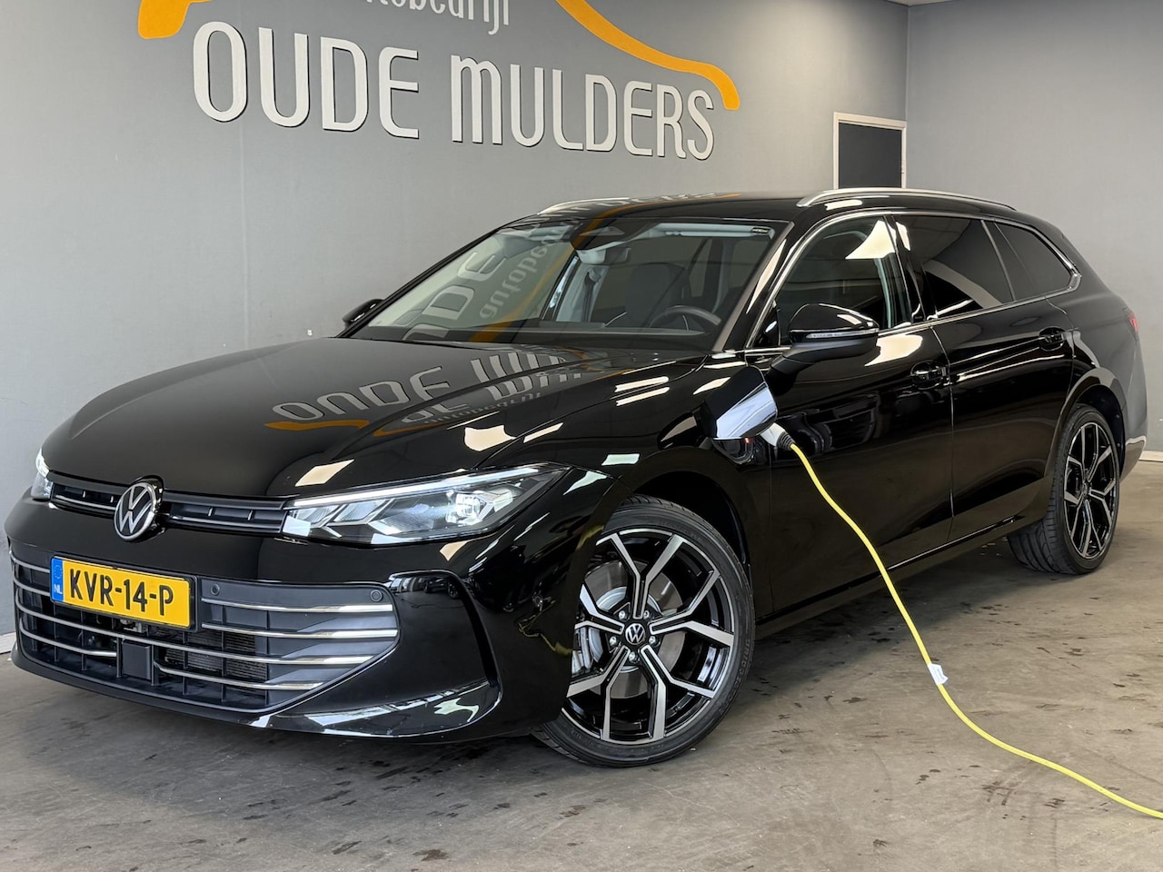 Volkswagen Passat Variant - 1.5 eHybrid Business | Head up | Trekhaak | Memory | Adaptieve Cruise | Massage | Achterri - AutoWereld.nl