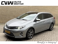 Toyota Auris Touring Sports - 1.8 Hybrid | Panoramadak | Camera | Half leder | Stoelverwarming | Navigatie | Cruise cont