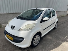 Peugeot 107 - 1.0-12V XR . AIRCO
