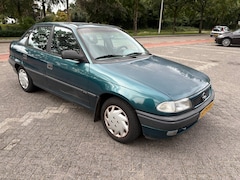Opel Astra - 1.6 GLS / EXPORT / CV / TREKHAAK / APK 07-2026