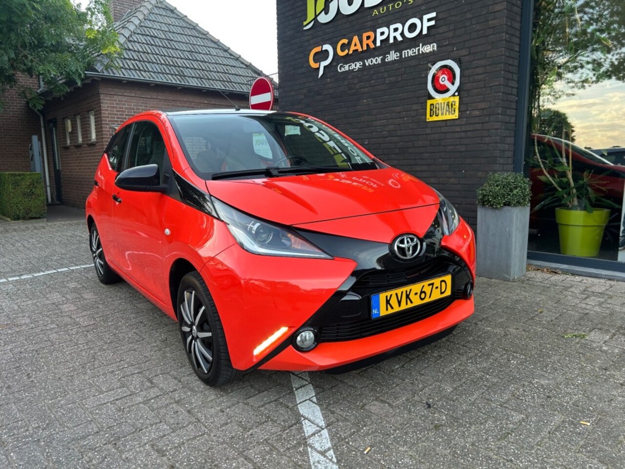 Toyota Aygo - 1.0 VVT-i x-clusiv 1.0 VVT-I X-CLUSIV - AutoWereld.nl