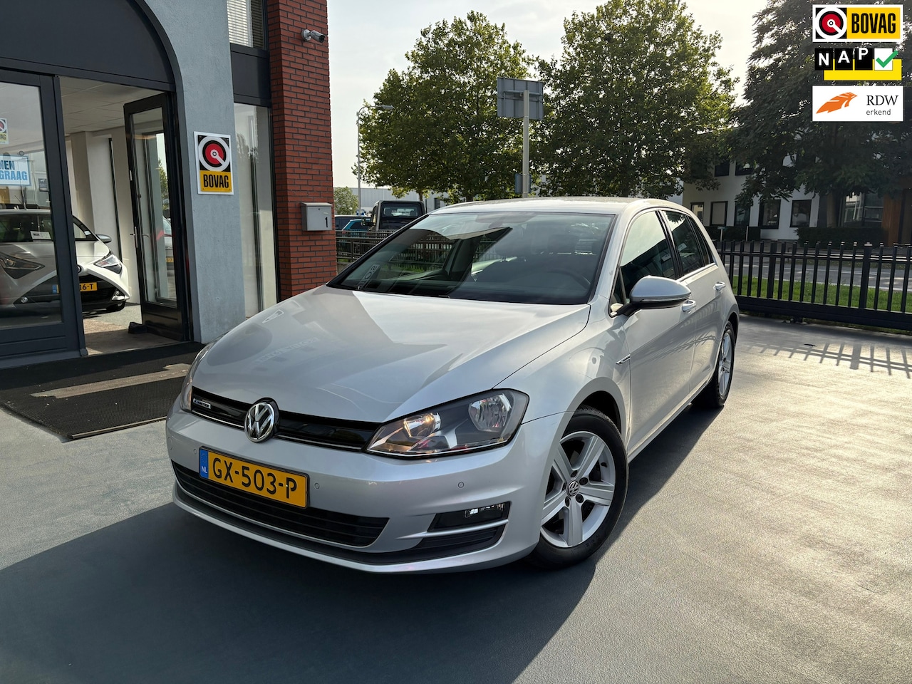 Volkswagen Golf - 1.0 TSI Comfortline AIRCO LMV ACHTERUITRIJCAMERA - AutoWereld.nl