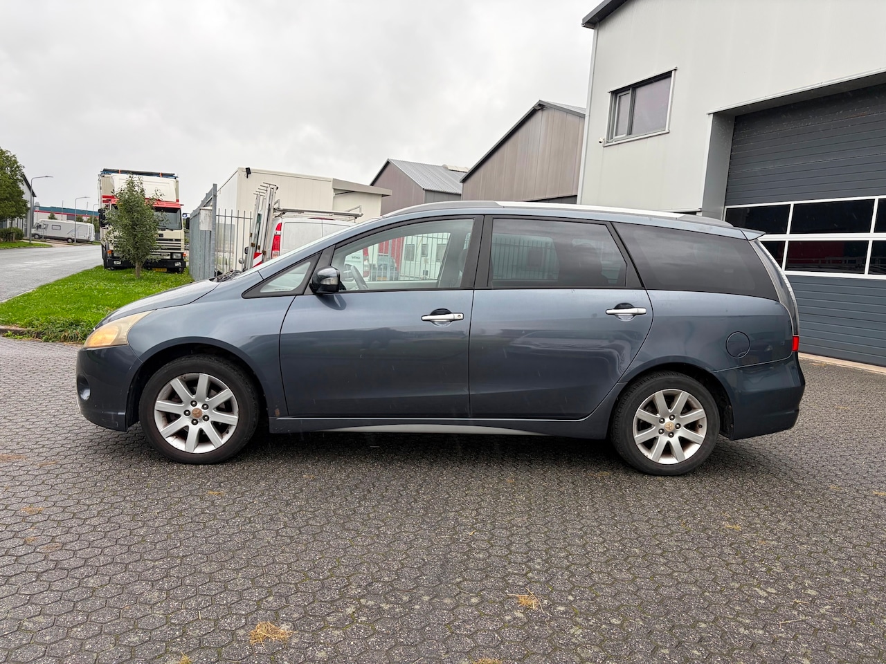 Mitsubishi Grandis - 2.4-16V InSport 7 PERS - AutoWereld.nl