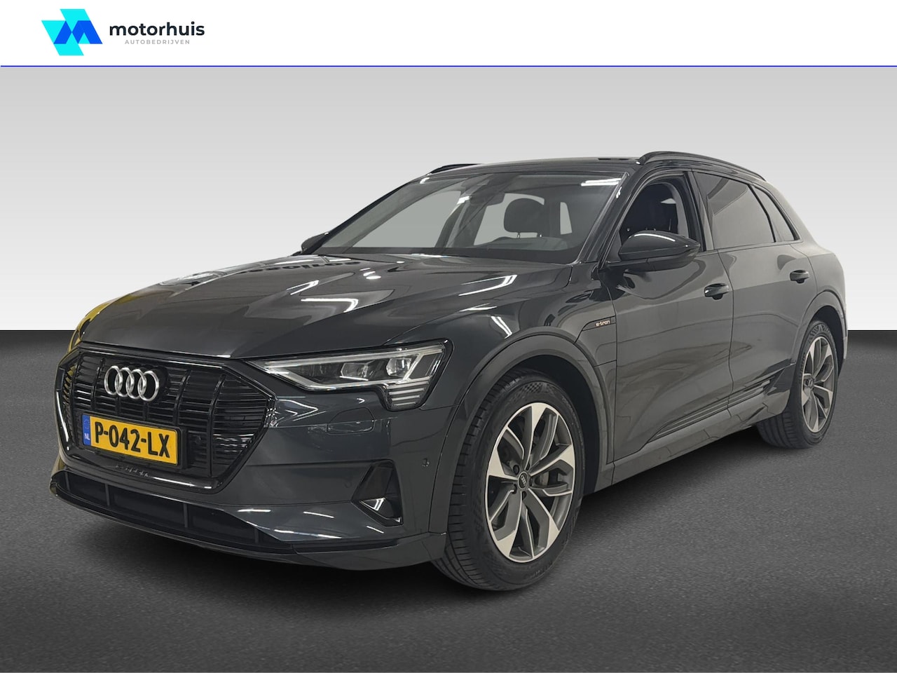 Audi e-tron - | SoH 92,6% | | Achteruitrijcamera | Sportstoelen | Voorstoelen verwarmd - AutoWereld.nl