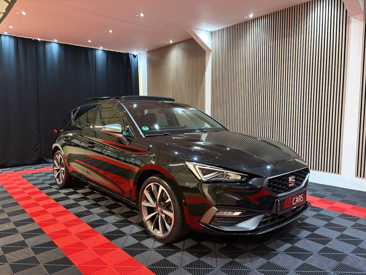 SEAT Leon - 1.4 TSI eHybrid PHEV FR Business Intense Pano Camera Memory Seats - AutoWereld.nl