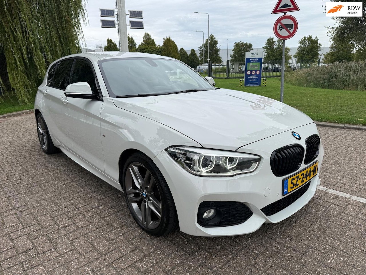 BMW 1-serie - 118i M Sport Shadow - AutoWereld.nl