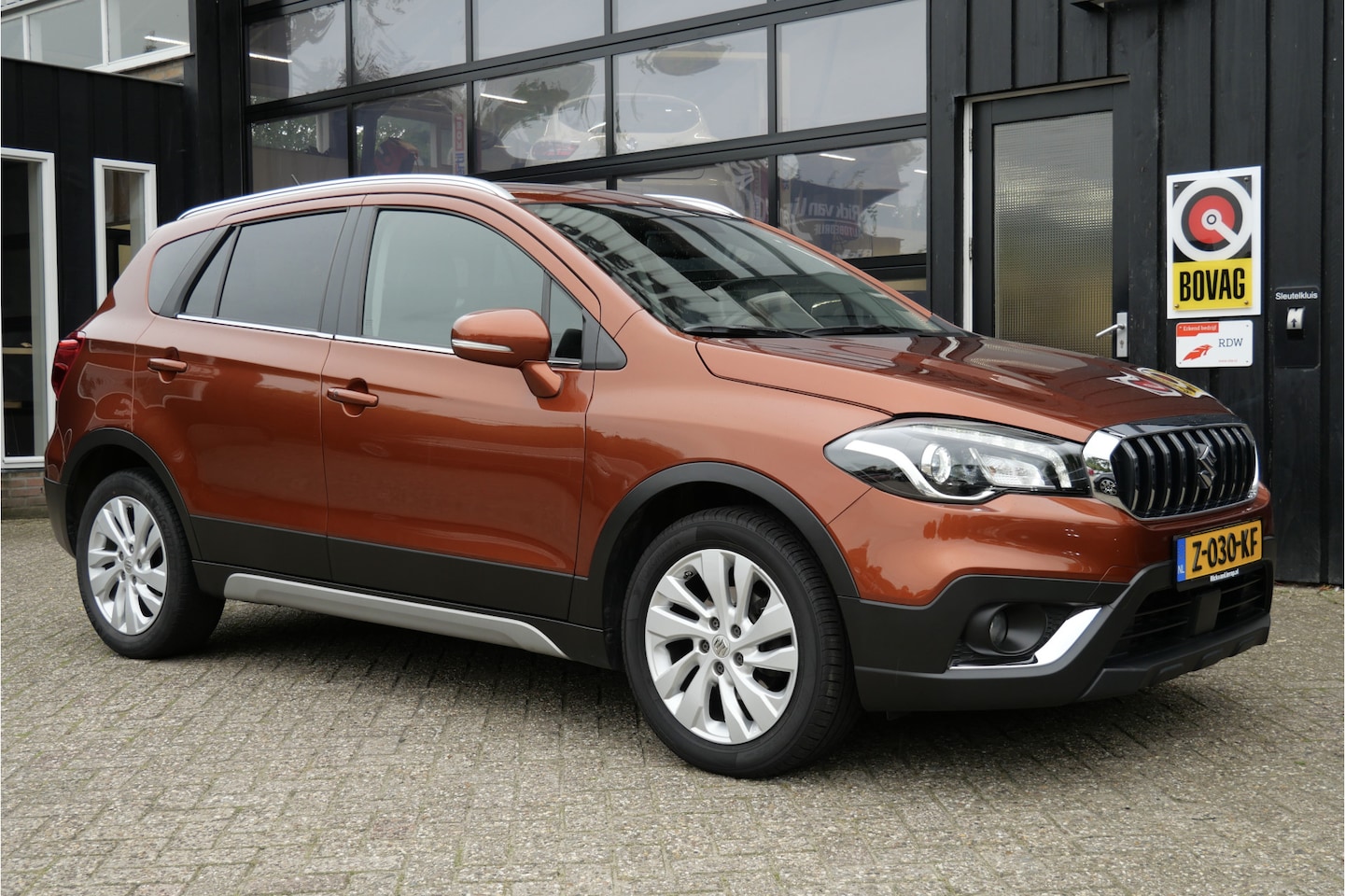 Suzuki S-Cross - 1.0 Boosterjet Select Automaat | Cruise | Clima | Camera | 17'' | Carplay - AutoWereld.nl