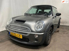MINI 3-Deurs - 1.6 Cooper S Park Lane SCHADEAUTO