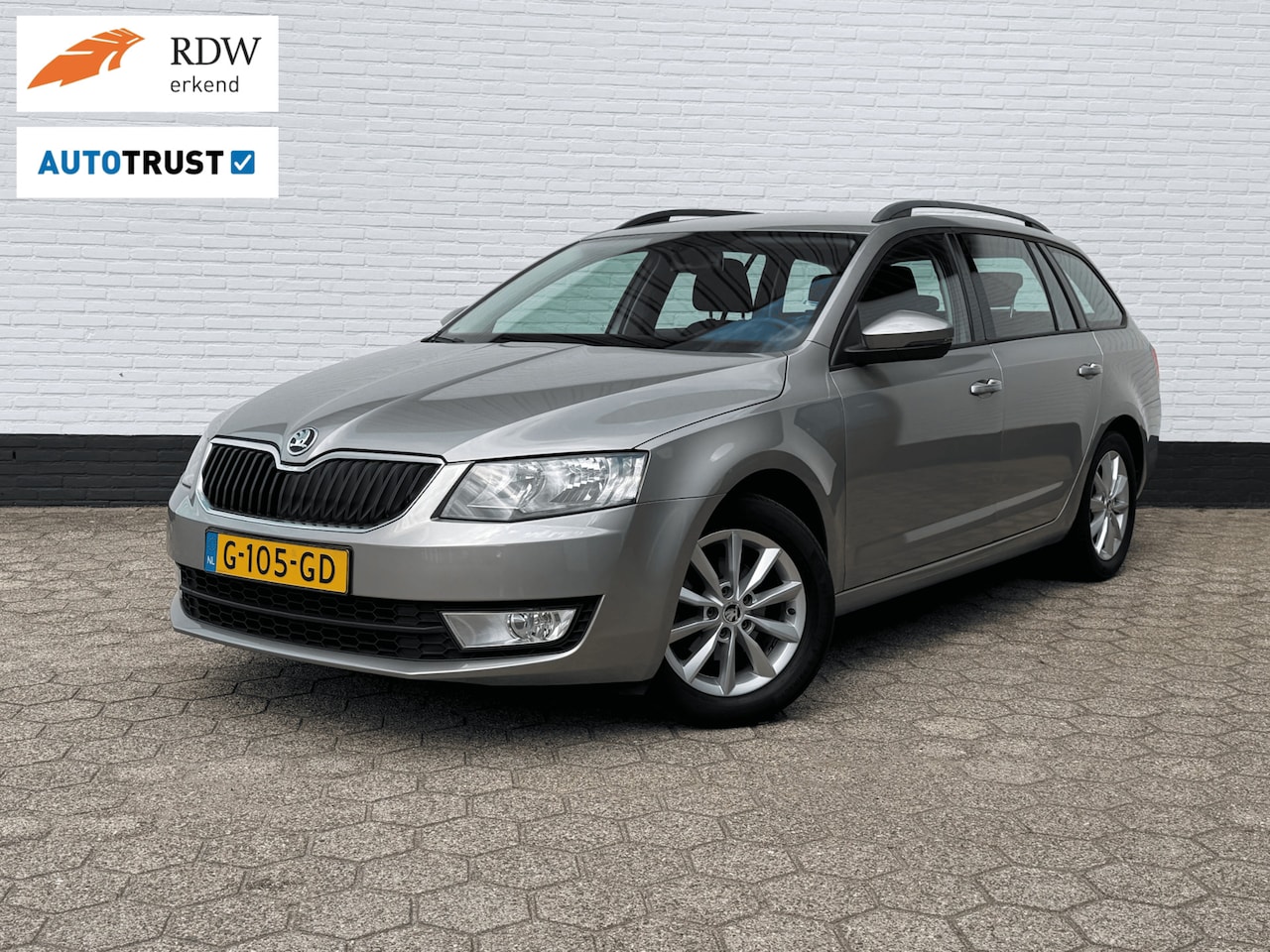 Skoda Octavia Combi - 1.6 TDI Greentech STYLE DSG l CLIMA l TREKHAAK! - AutoWereld.nl