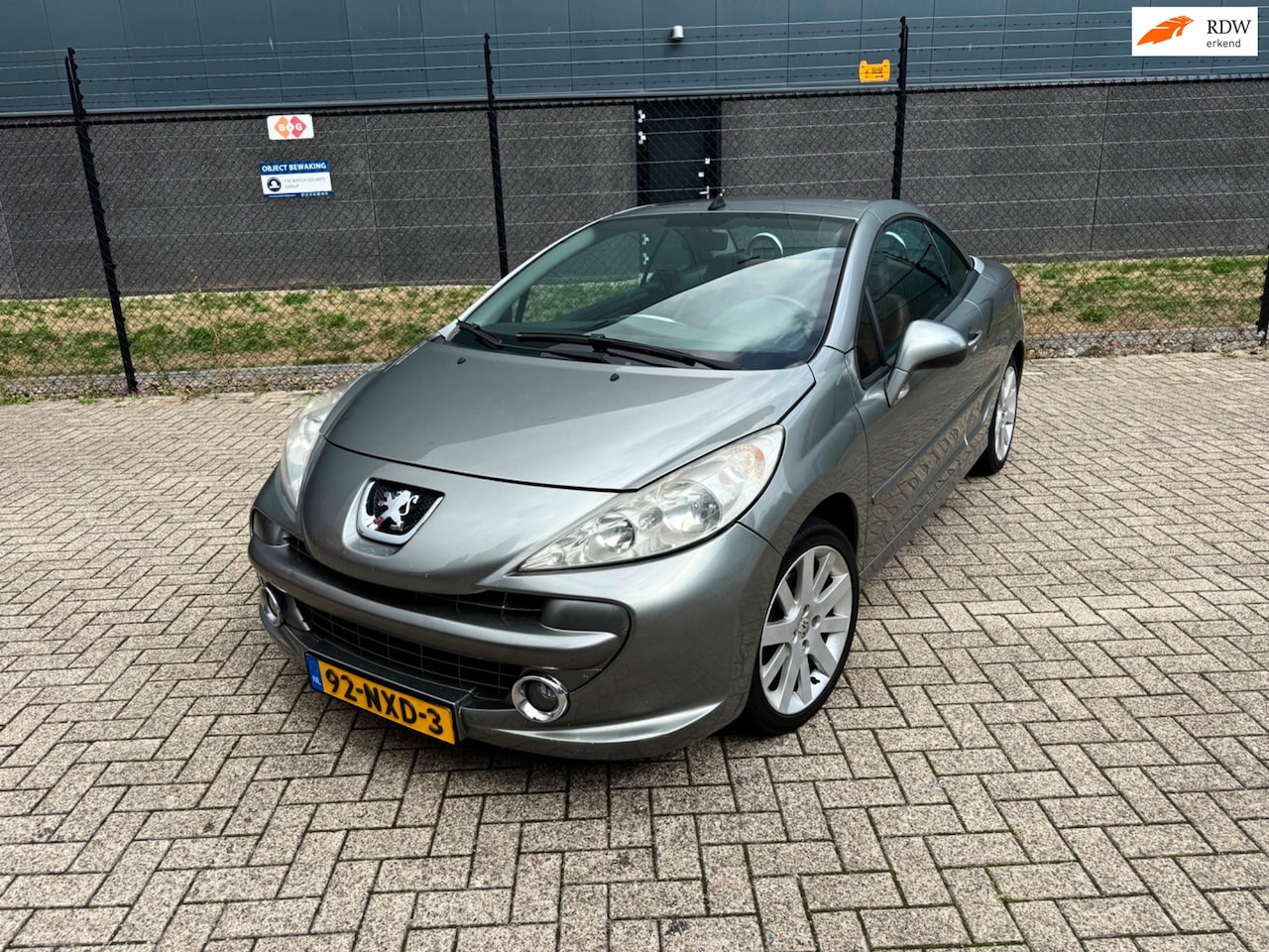 Peugeot 207 CC - 1.6 VTi PREMIUM *LEDER-AIRCO-155.000KM* - AutoWereld.nl