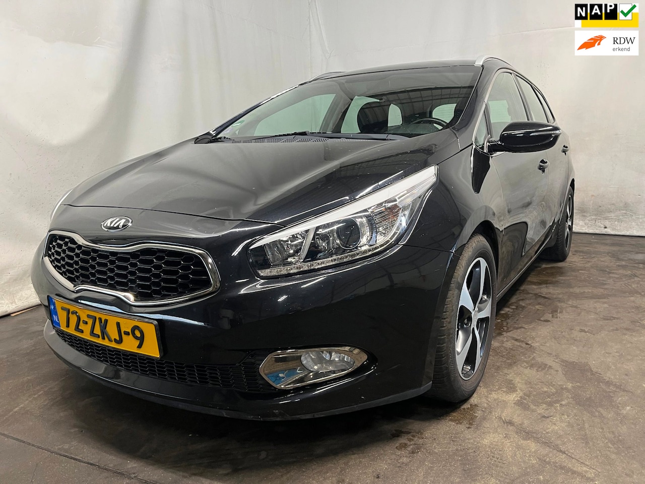Kia Cee'd Sportswagon - 1.6 GDI Plus Pack SCHADEAUTO!! - AutoWereld.nl