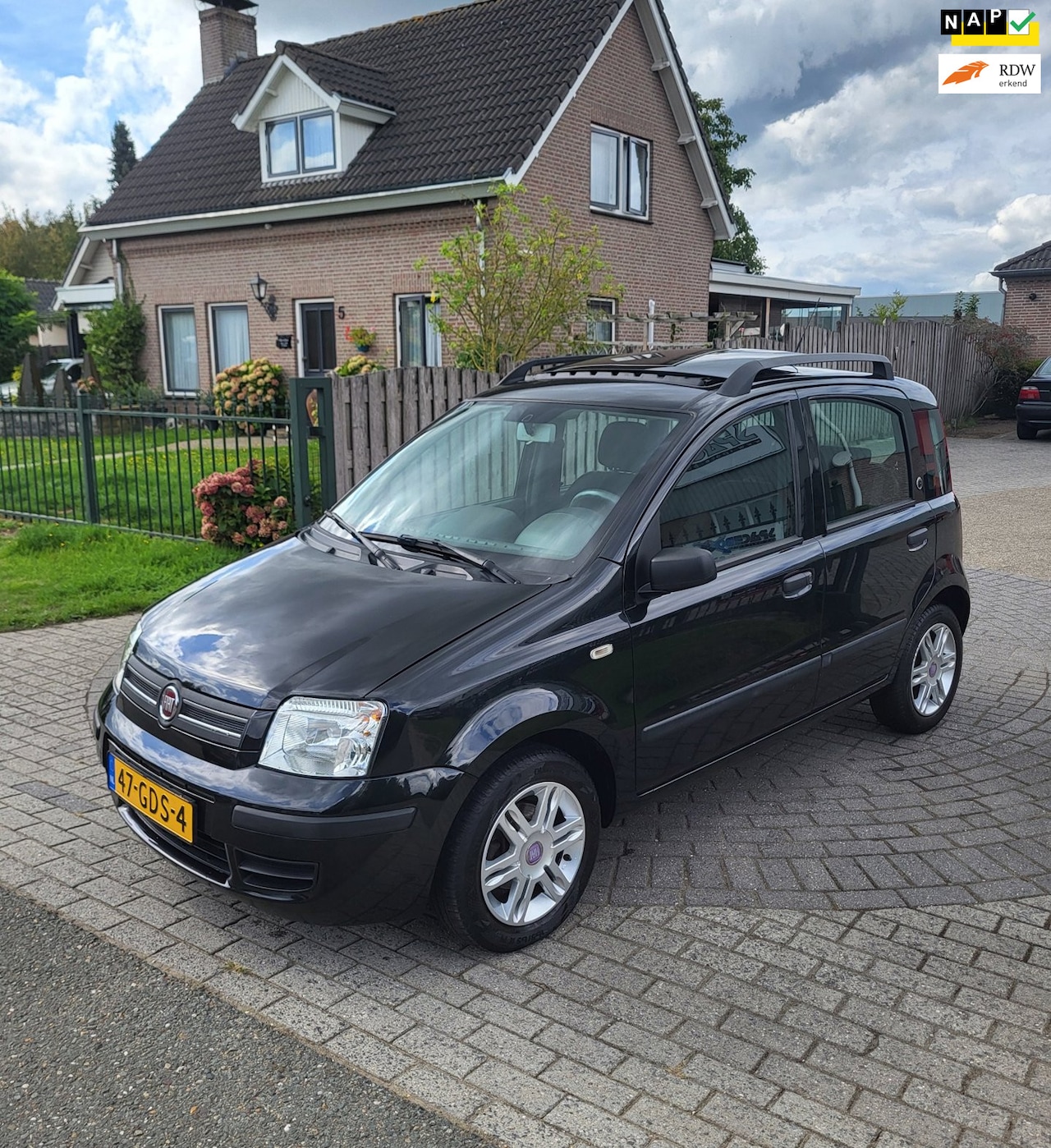 Fiat Panda - 1.2 BlackStar Zeldzaam,Airco,Pano,Suède,Pdc,Nap! - AutoWereld.nl