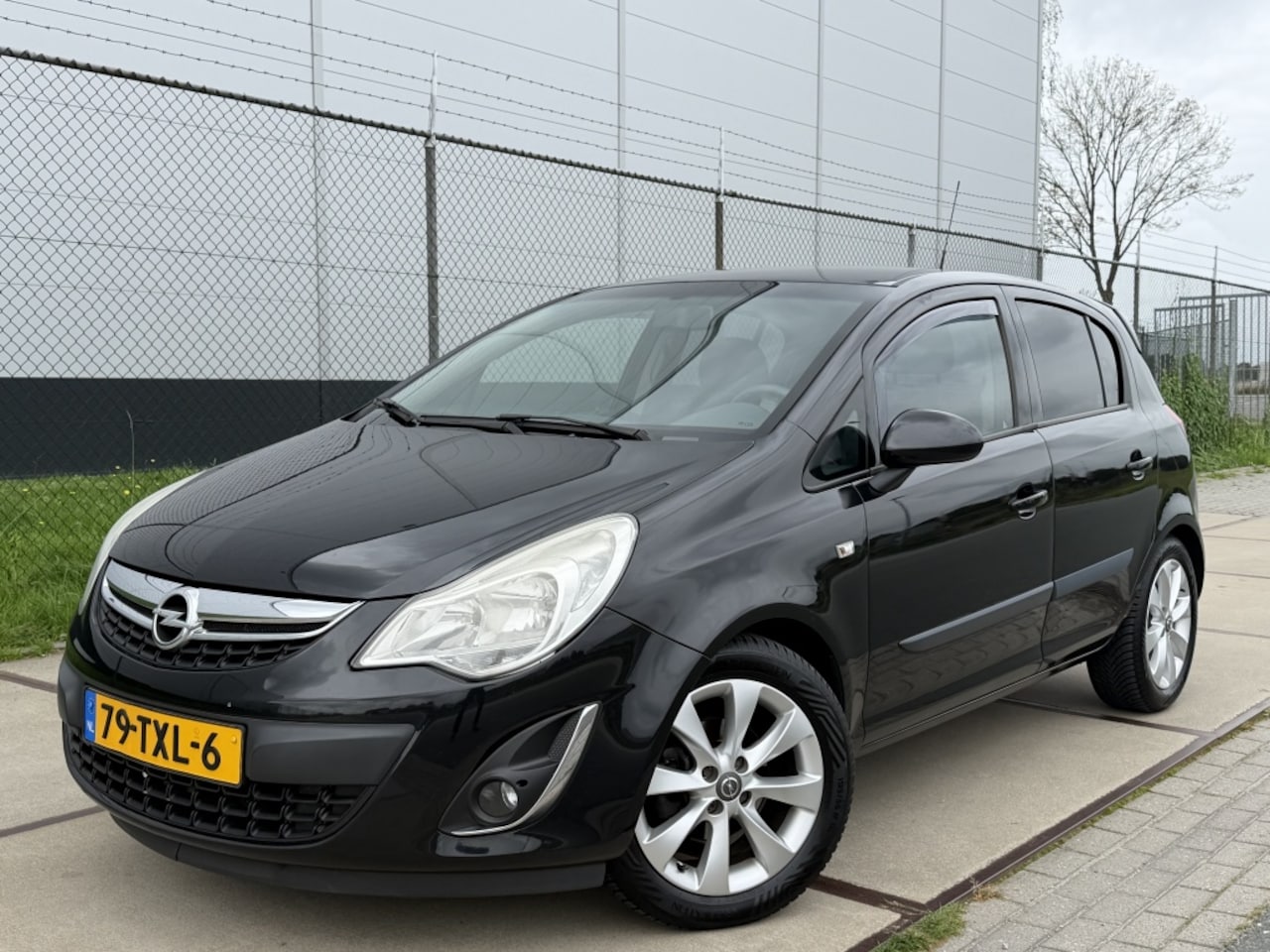 Opel Corsa - 1.2-16V 86PK Automaat / OPC edit. / NW APK / *NAP* / 2012 - AutoWereld.nl