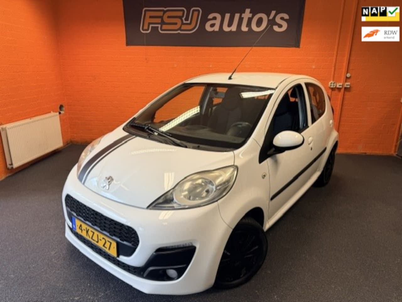 Peugeot 107 - 1.0 12V / 5 DEURS / SPORT / LED / AIRCO!! - AutoWereld.nl
