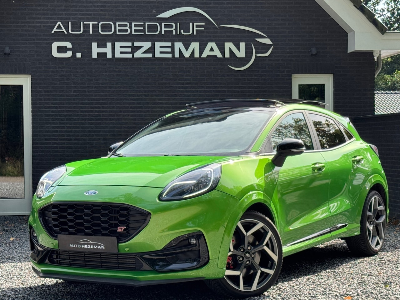 Ford Puma - 1.5 200PK ST-X 1E EIG DEALER OH PANORAMADAK ALCANTARA UNIEK! BOMVOL! - AutoWereld.nl