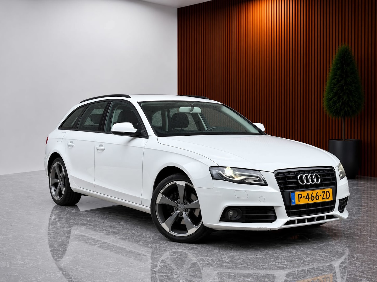 Audi A4 Avant - 1.8 TFSI Sport (STOELVERWARMING, PARKEERSENSOREN, MULTIMEDIA, ROTOR VELGEN, AFNEEMBARE TRE - AutoWereld.nl