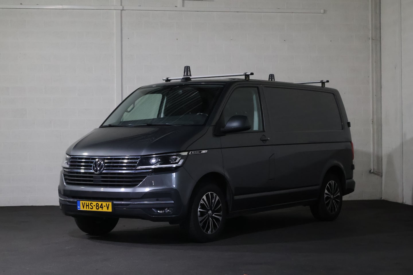 Volkswagen Transporter - 2.0 TDI Bulli L1 H1 Automaat Leer Led 54dkm - AutoWereld.nl