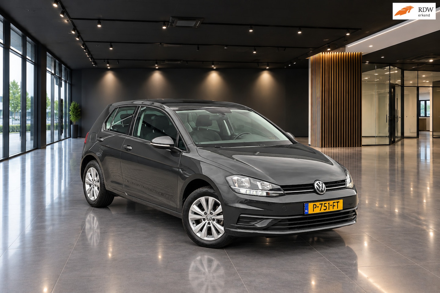 Volkswagen Golf - 1.0 TSI TRENDLINE BJ018 3DRS AIRCO - AutoWereld.nl