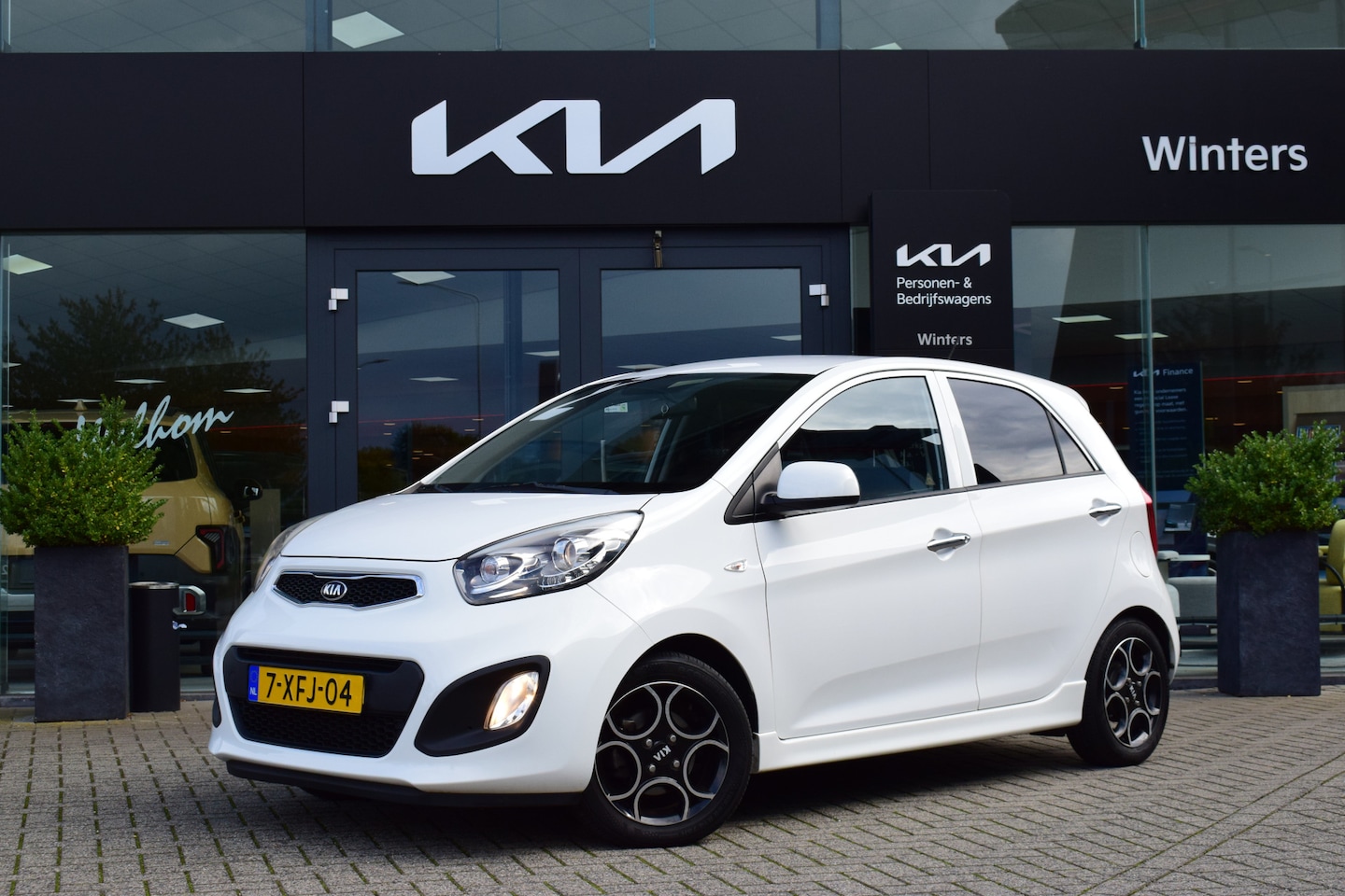 Kia Picanto - 1.0 CVVT World Cup Ed. | Trekhaak | Airco | Leder | Bluetooth | LMV | - AutoWereld.nl