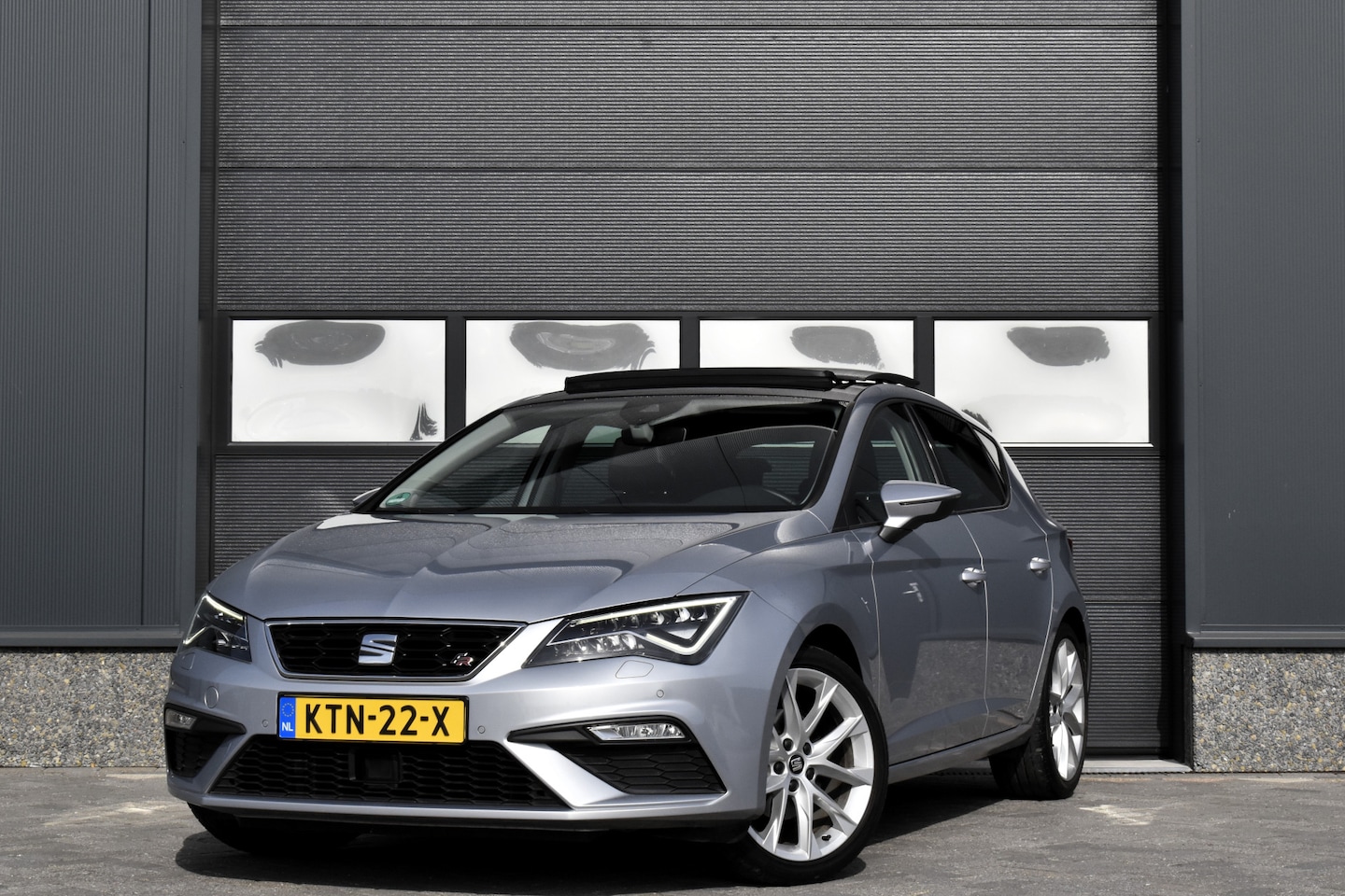SEAT Leon - 1.4 EcoTSI FR Pano / Carplay / Cruise / Clima - AutoWereld.nl