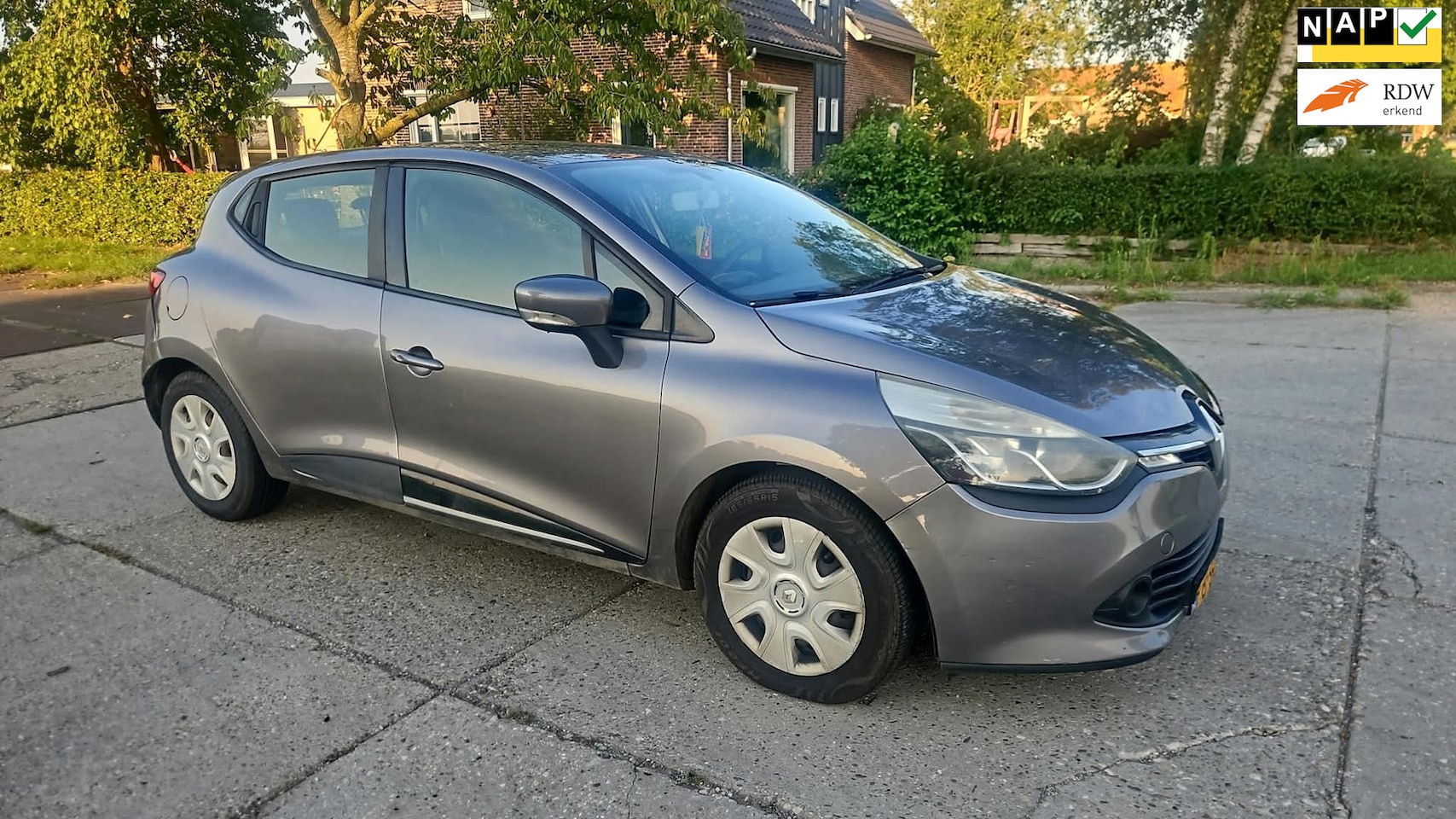 Renault Clio - 1.5 dCi ECO Expression/ airco/ bj 2013 ( euro 5) - AutoWereld.nl