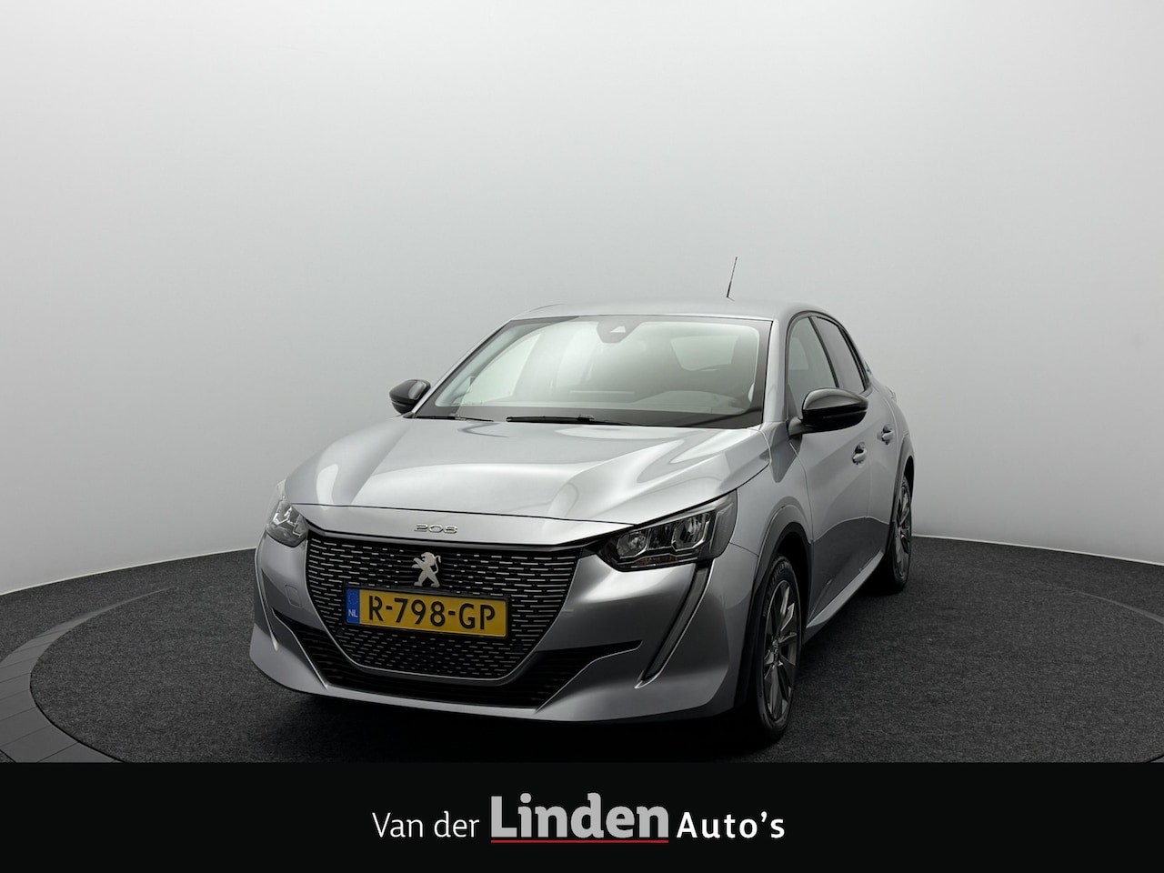 Peugeot e-208 - EV Allure Pack 50 kWh 3-Fase SOH 98,5% | 3D i-Cockpit | Carplay&Android | Camera | Stoelve - AutoWereld.nl